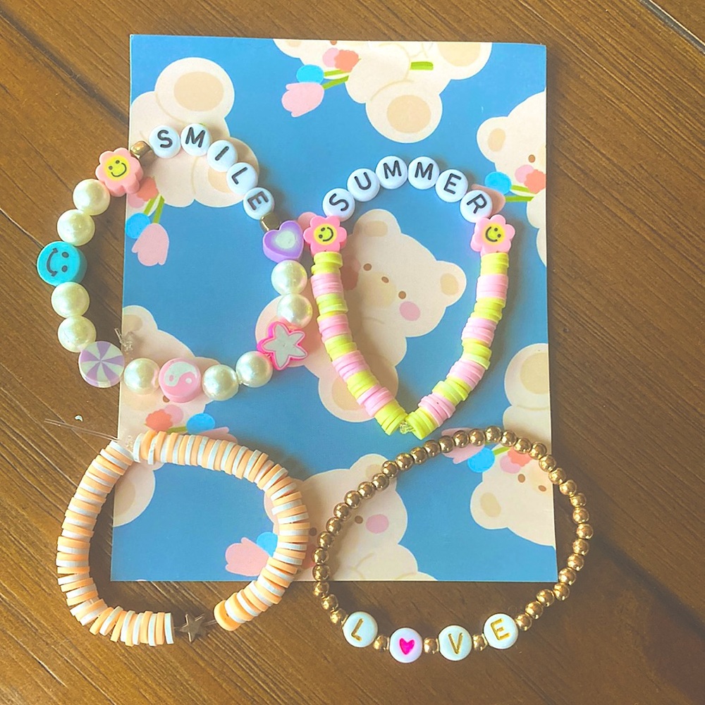 Set of 4 Summer bracelets!